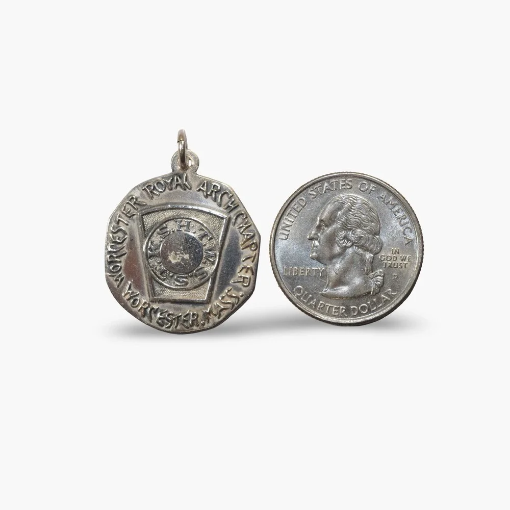 Unbranded vintage knights